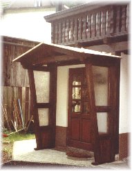 [Vordach in Goldistal]